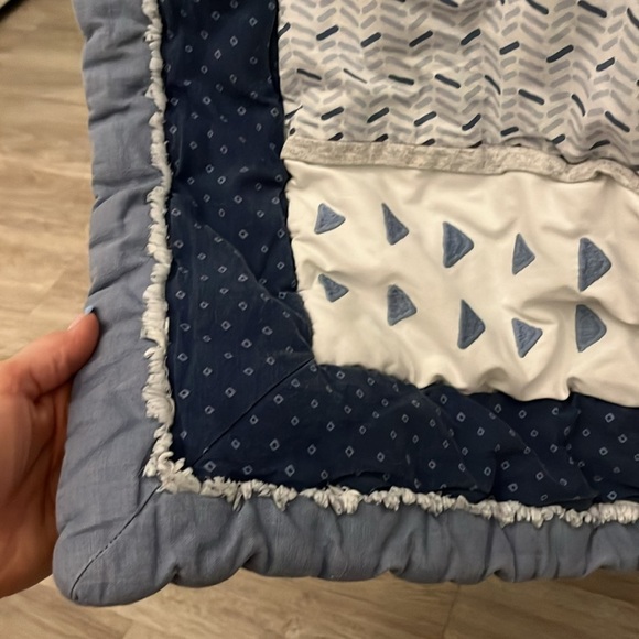 Lambs & Ivy Quilt Baby Blanket Elephants Blue - Picture 4 of 9